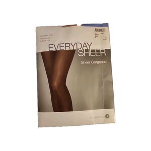 Nordstrom Rack Everyday Sheer Control Top Bare Pantyhose Size D Beige Hosiery